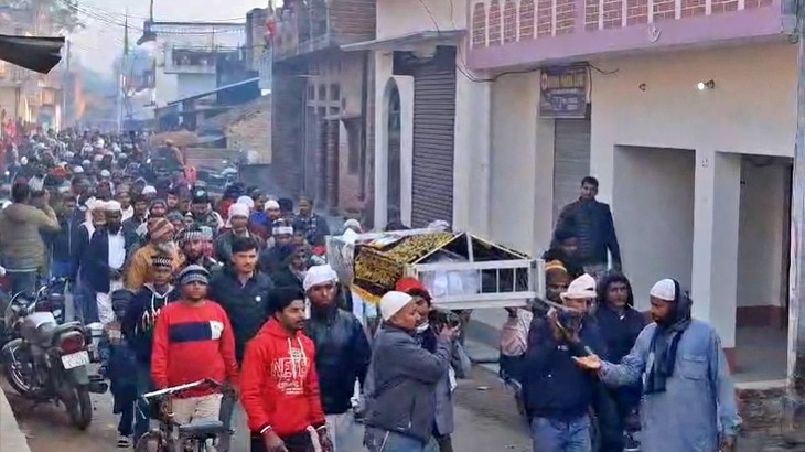 Crowds gathered at Abdul Rahman's funeral (Photo- ITG)