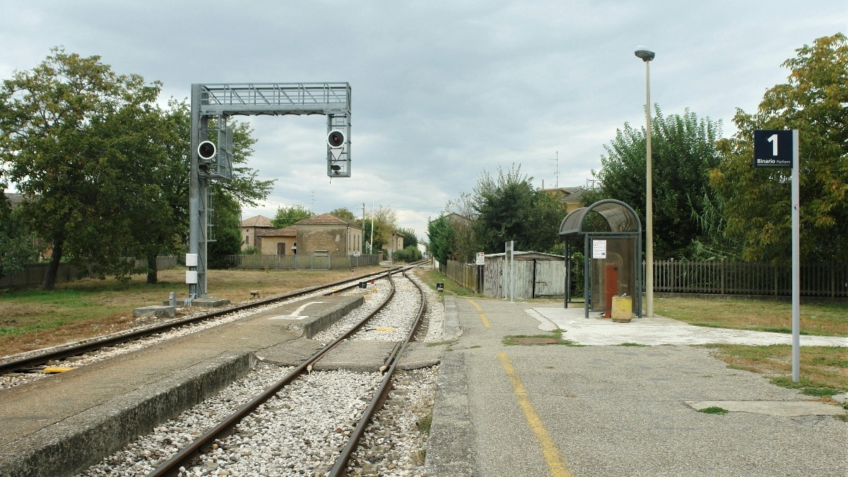 रेलवे की फाइलों से अपनी यादें छीन लाए गांव वाले ( साकेंतिक फोटो: Pexels)