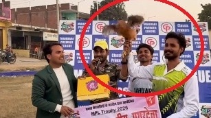 Unique cricket tournament in Deoria (Photo- ITG)