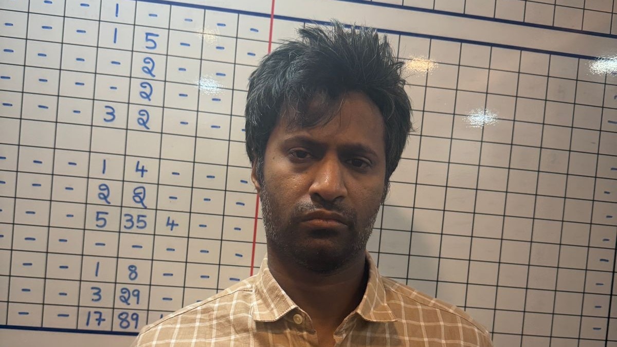 पुलिस ने आरोपी बेटे को गिरफ्तार कर लिया है. (Photo: ITG)