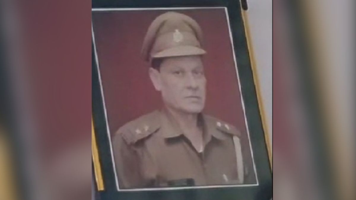 पत्नी के साथ पंखे से लटका मिला रिटायर्ड दरोगा का शव (Photo: itg)