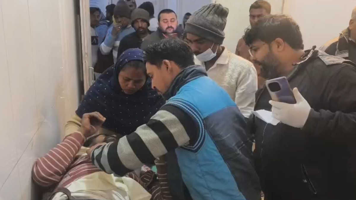 car crushes 9 band workers