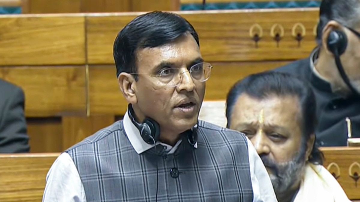 लोकसभा में लेबर कानून संशोधन पर गरमागरम बहस के बाद बिल पारित (Photo: PTI)