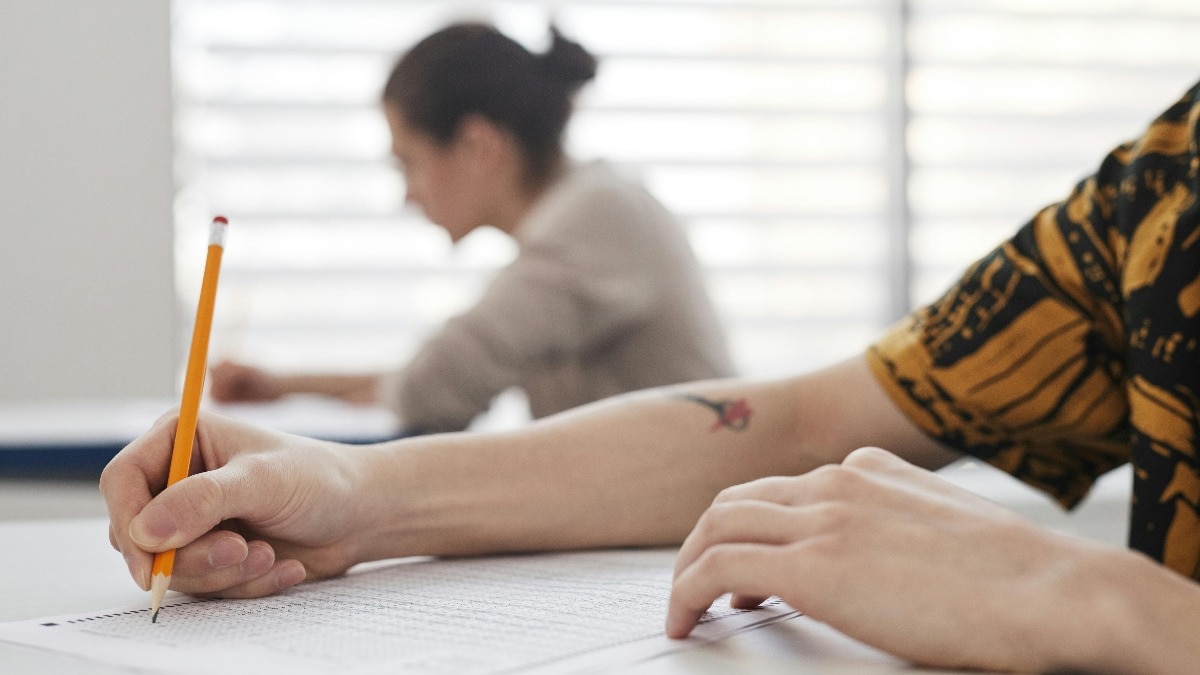  दिल्ली अधीनस्थ सेवा चयन बोर्ड (DSSSB) ने साल 2026 की ऑनलाइन परीक्षाओं के लिए गाइडलाइन जारी कर दी है. (Photo: Pexels)