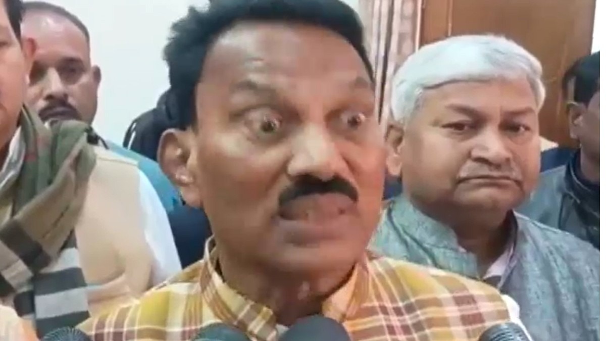 ग्वालियर में प्रभारी मंत्री तुलसी सिलावट के बिगड़े बोल.(Photo:Screengrab)