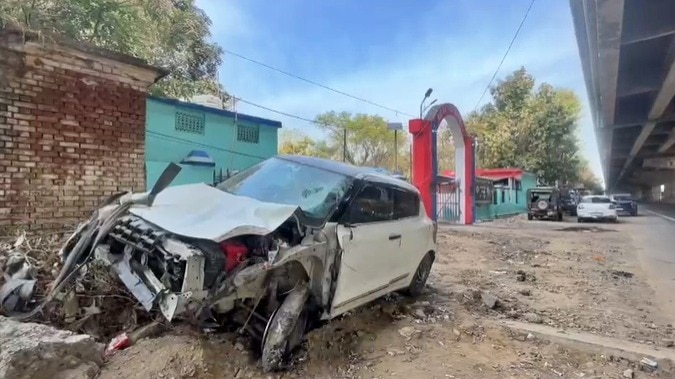 A 12th-grade student crushed people with his Swift car in Lucknow (Photo- Screengrab)