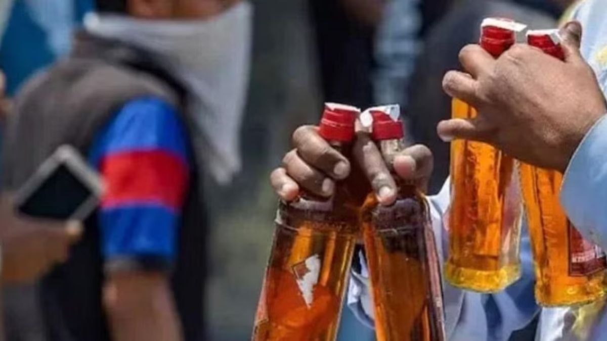 यूपी में देसी शराब होगी महंगी. (Photo: Representational)