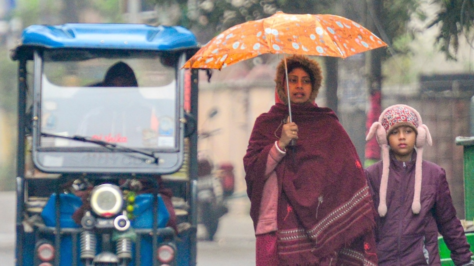 अभी हल्की बारिश बाकी है! दिल्ली में फिर बदलेगा मौसम... जानें वेदर - delhi ncr rain alert imd weather western disturbance mausam amlbs - AajTak