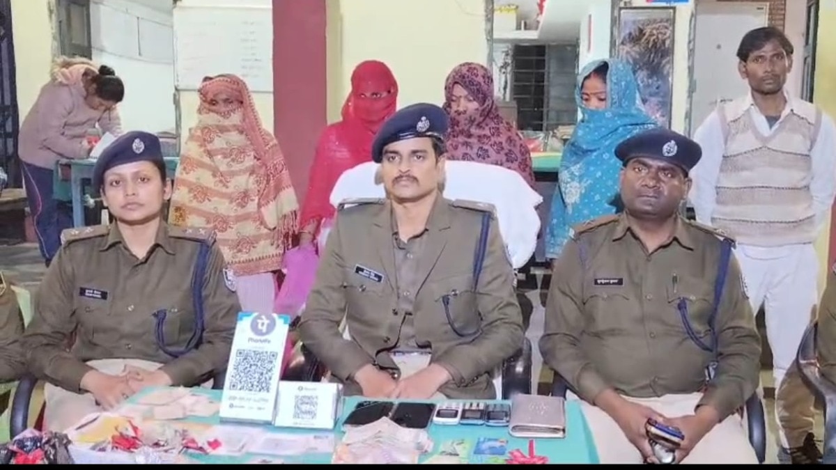 पुलिस की गिरफ्त में आरोपी.(Photo: Sachin Panday/ITG)