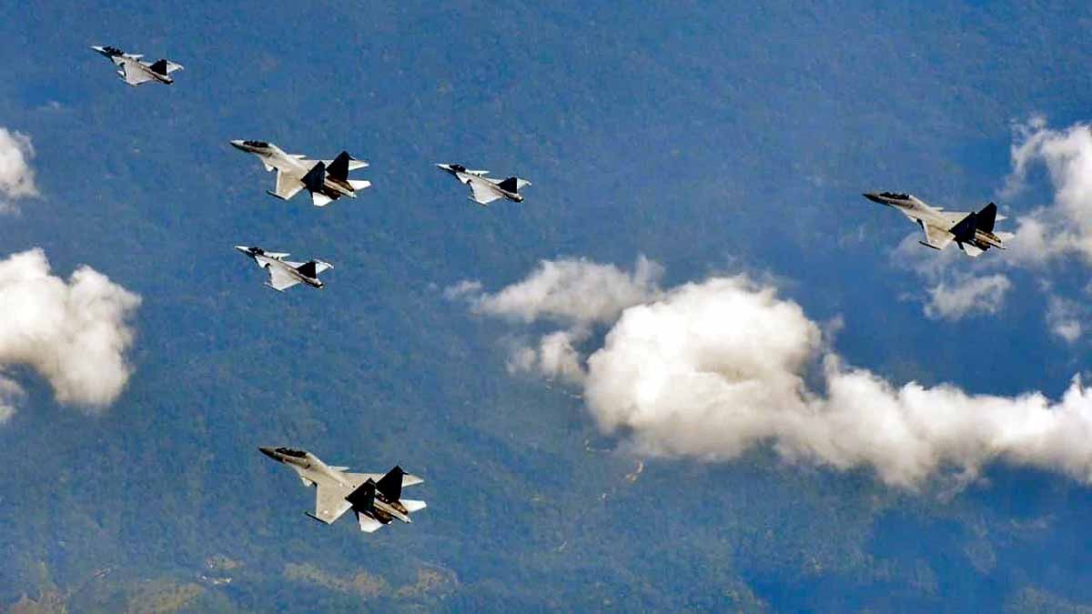 भारतीय वायुसेना थाईलैंड की वायुसेना के साथ युद्धाभ्यास करती हुई. (Photo: ITG)