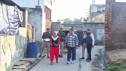 तीसरा भाई जान बचाकर भागा.(Photo: Screengrab)