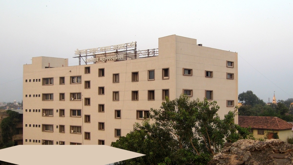 मालेगांव में डिप्टी मेयर के ऑफिस में टीपू सुल्तान की तस्वीर लगाए जाने से राजनीति गरमा गई. (File Photo)