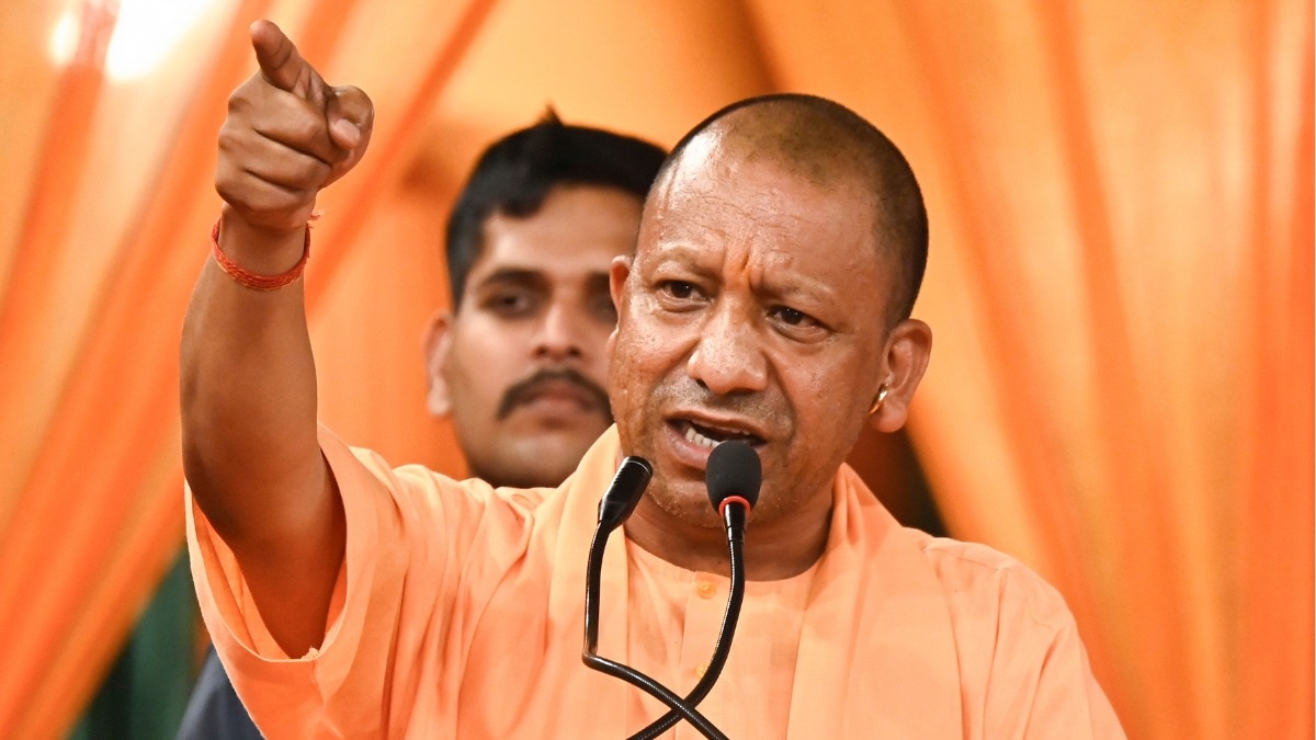 गोरखपुर कार्यक्रम में सीएम योगी ने कहा कि पर्यावरण संरक्षण सबसे बड़ी चुनौती (Photo: ITG)