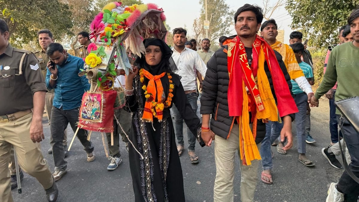 पति के साथ कांवड़ उठाने वाली तमन्ना उर्फ तुलसी की कहानी. (Photo: ITG)