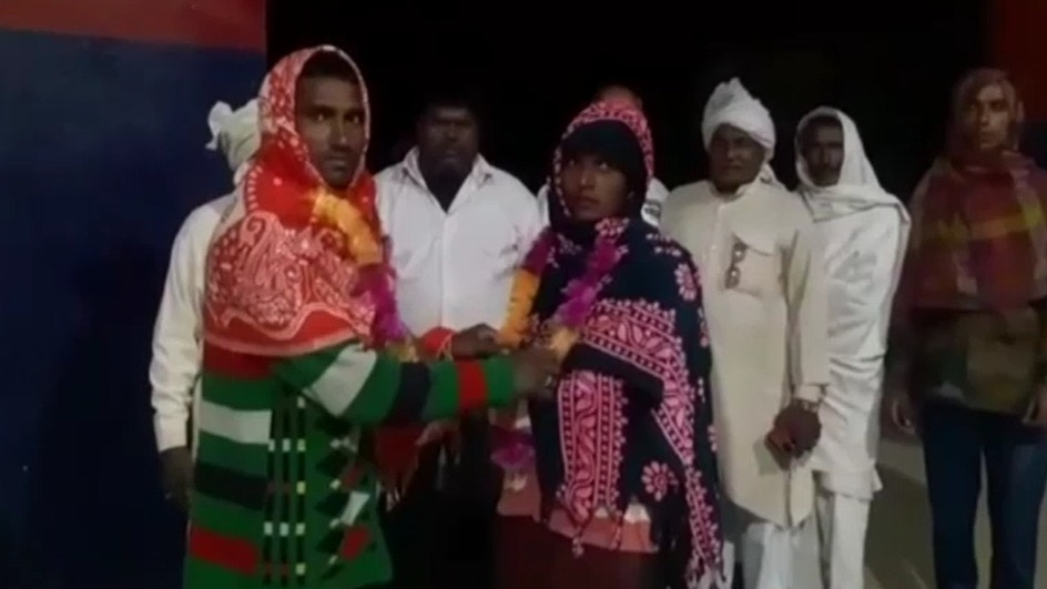 व्यक्ति ने पत्नी की भतीजे से कराई शादी. (Photo: Screengrab)