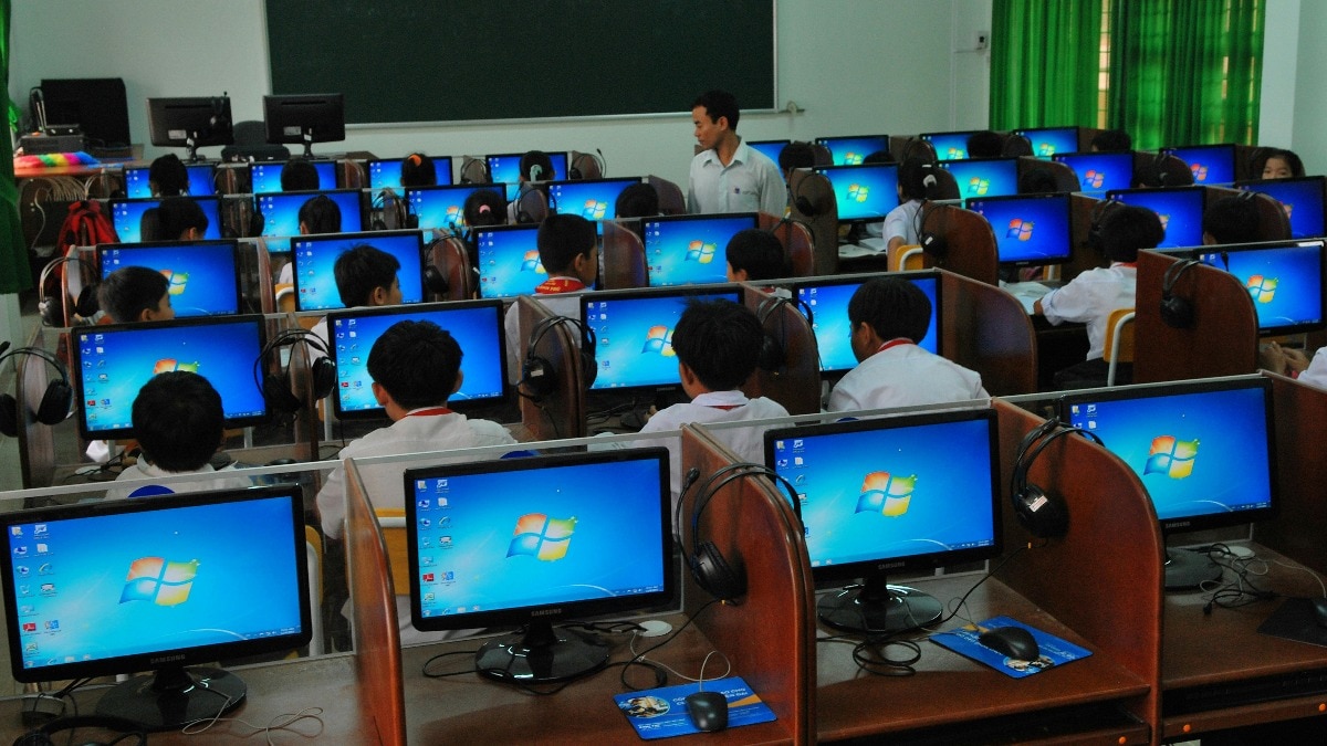 अक्सर सरकारी नौकरी की तैयारी कर रहे उम्मीदवारों से कंप्यूटर की   सीसीसी सर्टिफिकेट की डिमांड करते हैं. (Photo : Pexels )