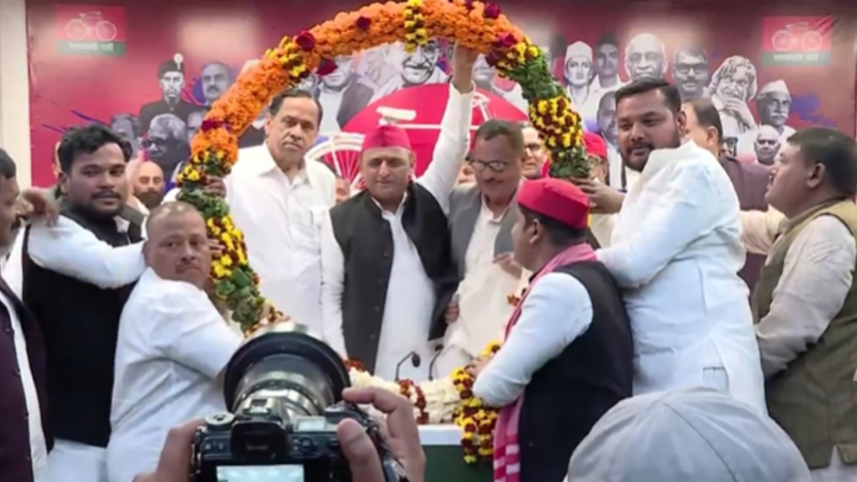 कांग्रेस छोड़ने वाले नसीमुद्दीन सिद्दीकी ने सपा में एंट्री की.