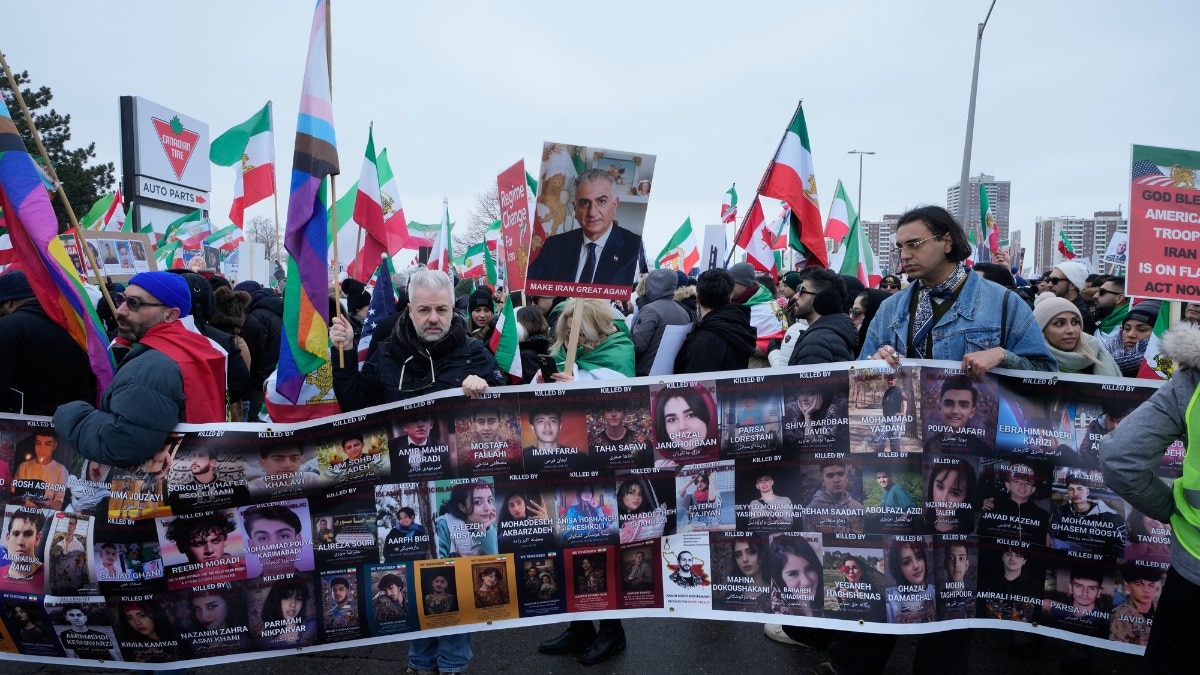 म्यूनिख में लोकतंत्र के समर्थन में जुटी भीड़ (Photo: AP)