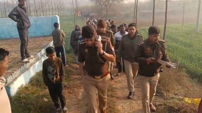 गांव में दहशत.(Photo: Screengrab)