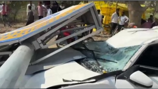 क्रेन का पट्टा टूटा और सपा नेता की चली गई जान (Photo: Screengrab)