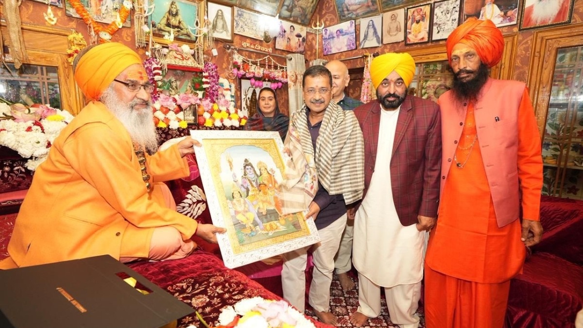 On the occasion of Mahashivratri, Arvind Kejriwal and Bhagwant Mann offered prayers at the Rankeshwar Mahadev Temple in Sangrur