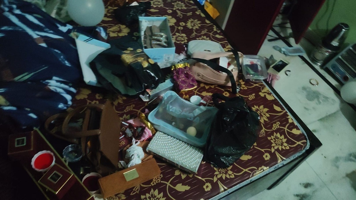 आगरा में दारोगा के घर से लाखों की चोरी. (Photo: Arvind Sharma/ITG)