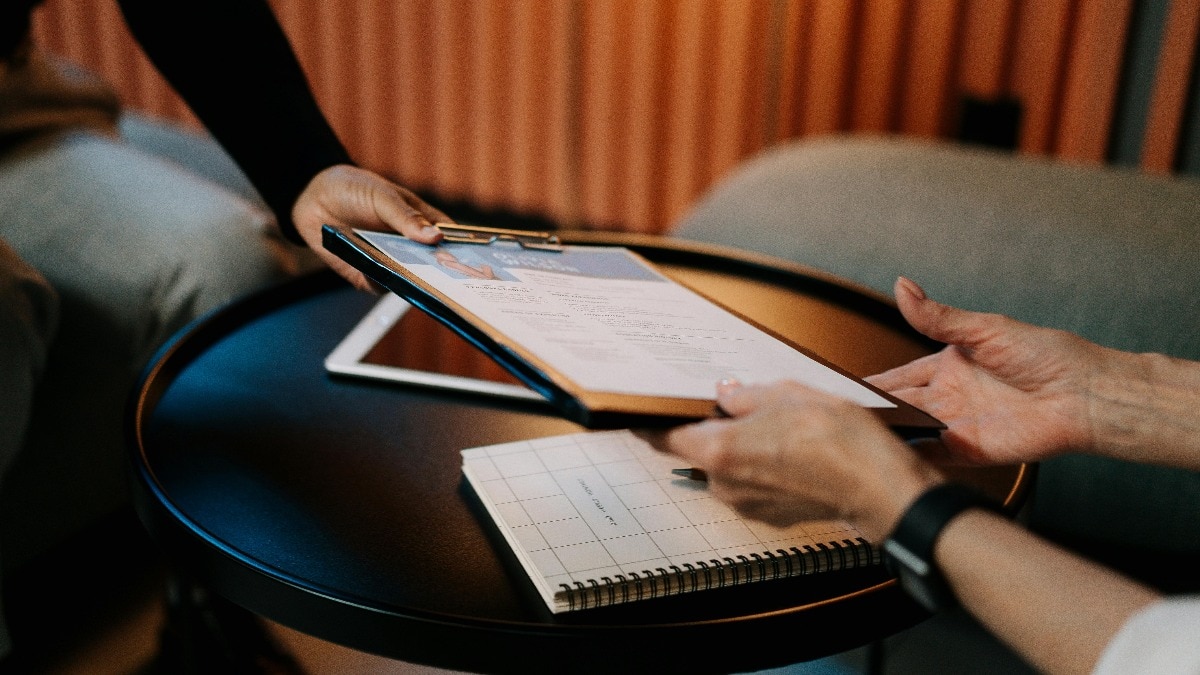 अंतिम तारीख से पहले आधिकारिक वेबसाइट पर जाकर आवेदन प्रक्रिया पूरी कर लें. ( Photo: Pexels)