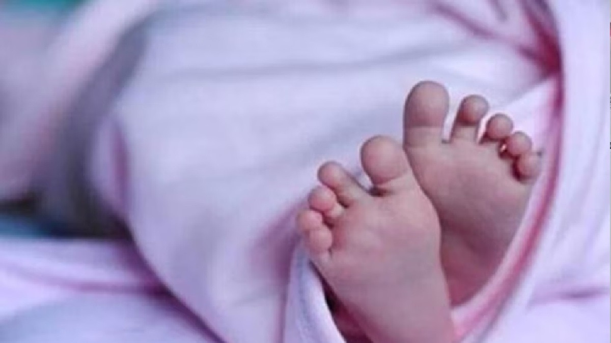 5वीं भी बेटी हुई तो बेच दिया 2 लाख में (Photo: representational image)