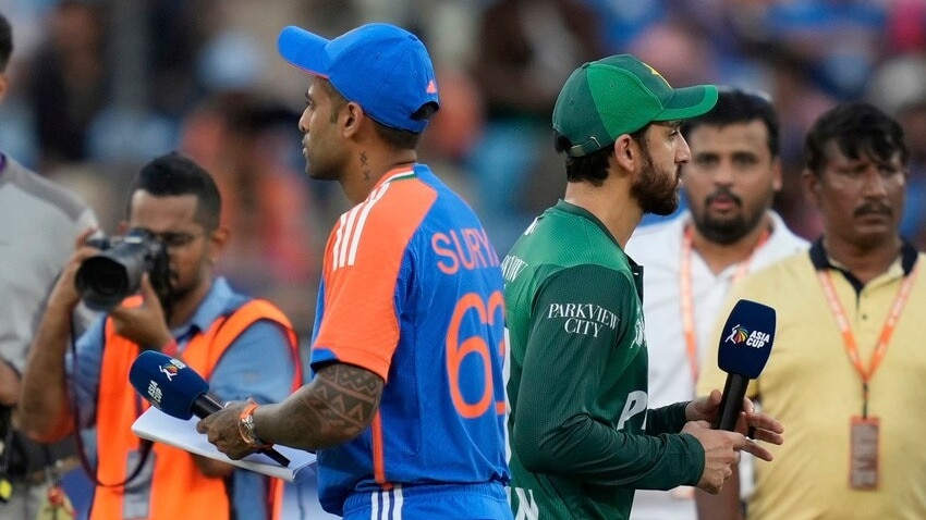 ऑपरेशन सिंदूर के बाद से पाकिस्तानी खिलाड़ियों से भारतीय खिलाड़ियों के हाथ न मिलाने का सिलसिला जारी रहा. (फोटो - AP)
