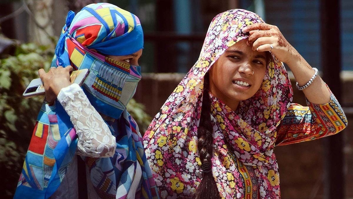 Temperature rises in Delhi (Photo- PTI)