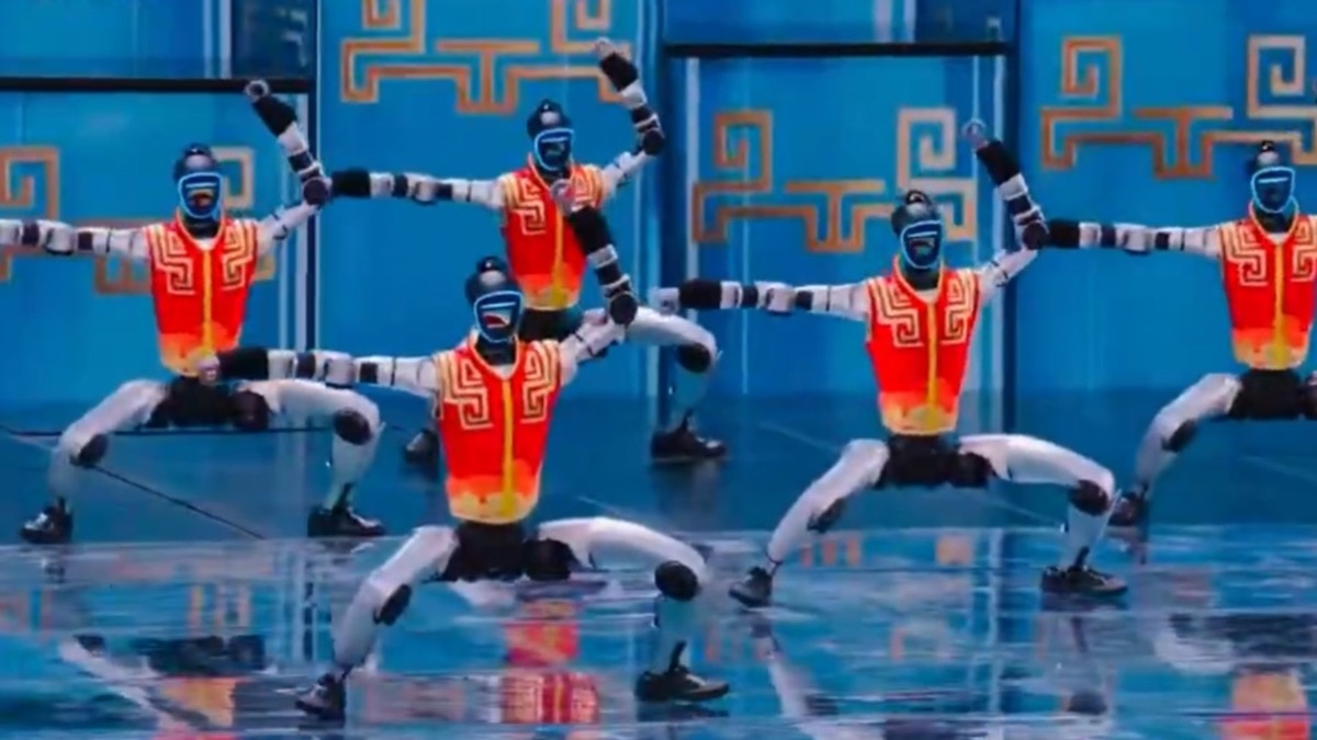 CCTV के स्प्रिंग फेस्टिवल गाला इवेंट में चाइनीज रोबोट्स ने डांस किया. Spring Festival Gala. (Photo: CCTV)