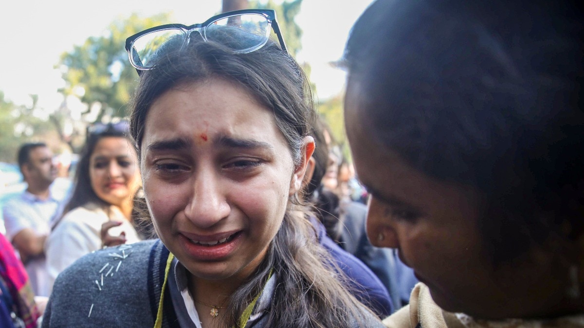 हितेश मोदी ने एक्स पर लिखा- ज्यादातर आंसू भरी आंखों वाले छात्र गणित में 100% अंक लाने वाले टॉपर होते हैं. ( Photo: PTI)