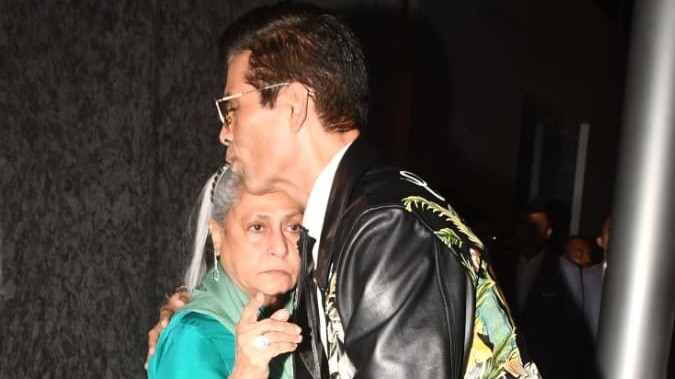 करण जौहर संग दिखीं जया बच्चन (Photo: Yogen Shah)