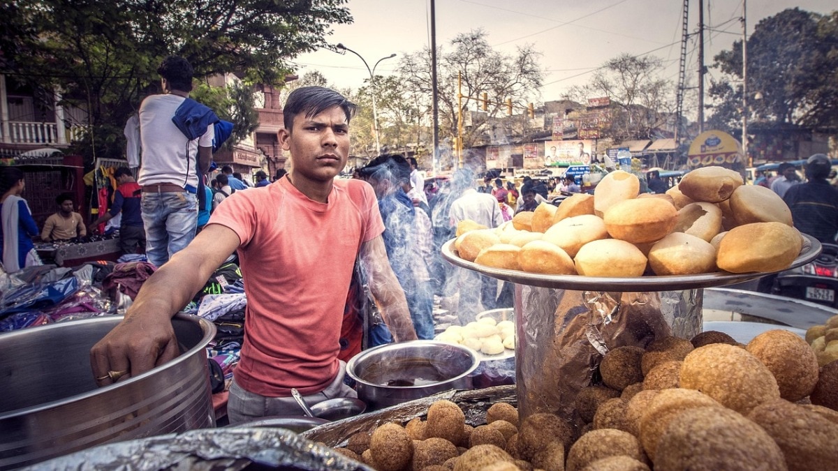 भीड़ की नो टेंशन! जानें कैसे लें दिल्ली के स्ट्रीट फूड का असली मजा