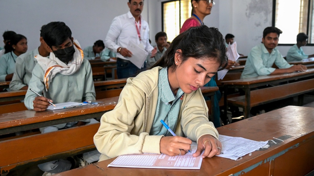 बिहार के सभी ब्लॉक में एक मॉडल स्कूल खोलने का फैसला लिया गया है. (Photo: PTI)
