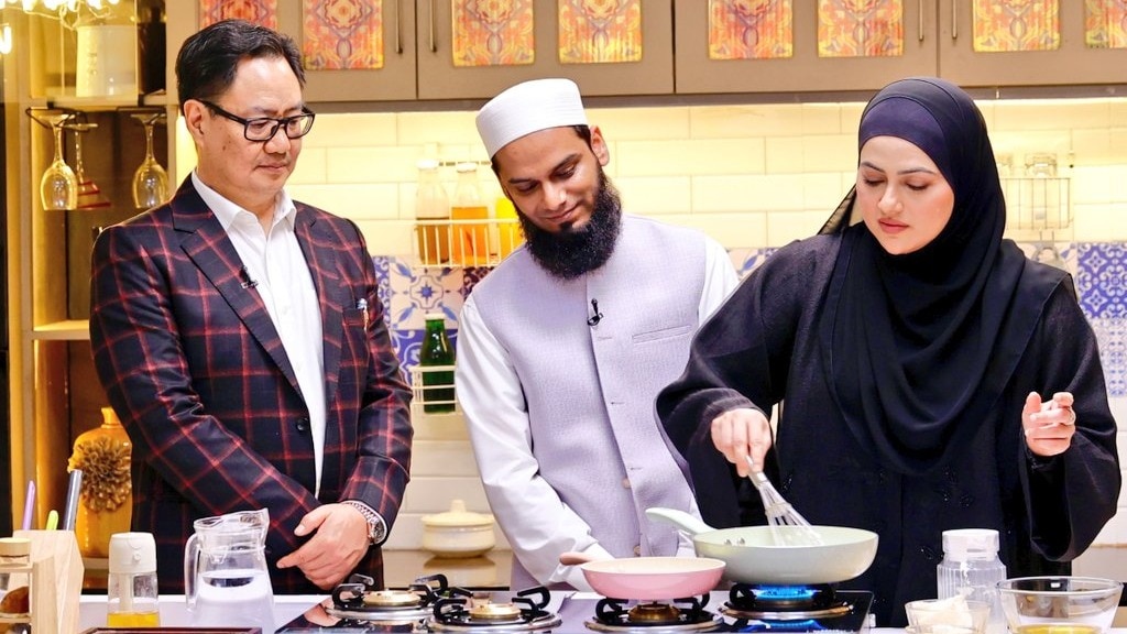 Kiren Rijiju, Anas sayed, Sana Khan