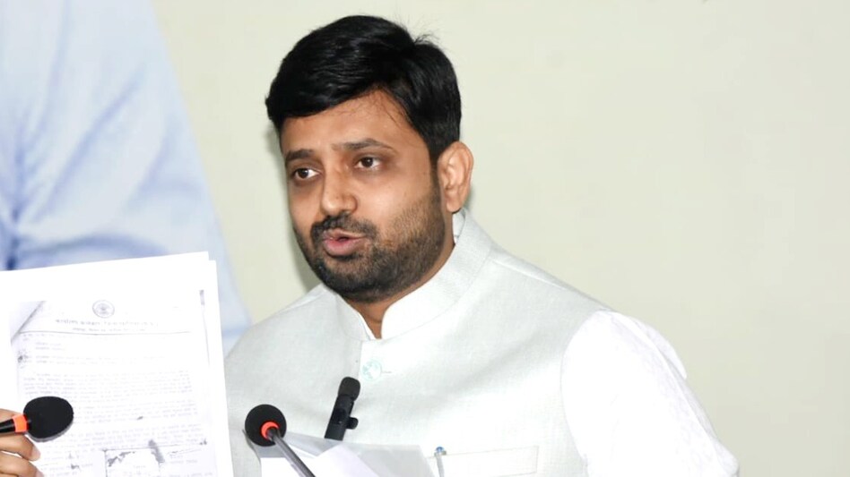 MP: इस्तीफे के बाद हेमंत कटारे की सफाई, बोले- पद छोड़ा है, कांग्रेस नहीं - hemant katare clarification resignation deputy leader opposition lcln - AajTak