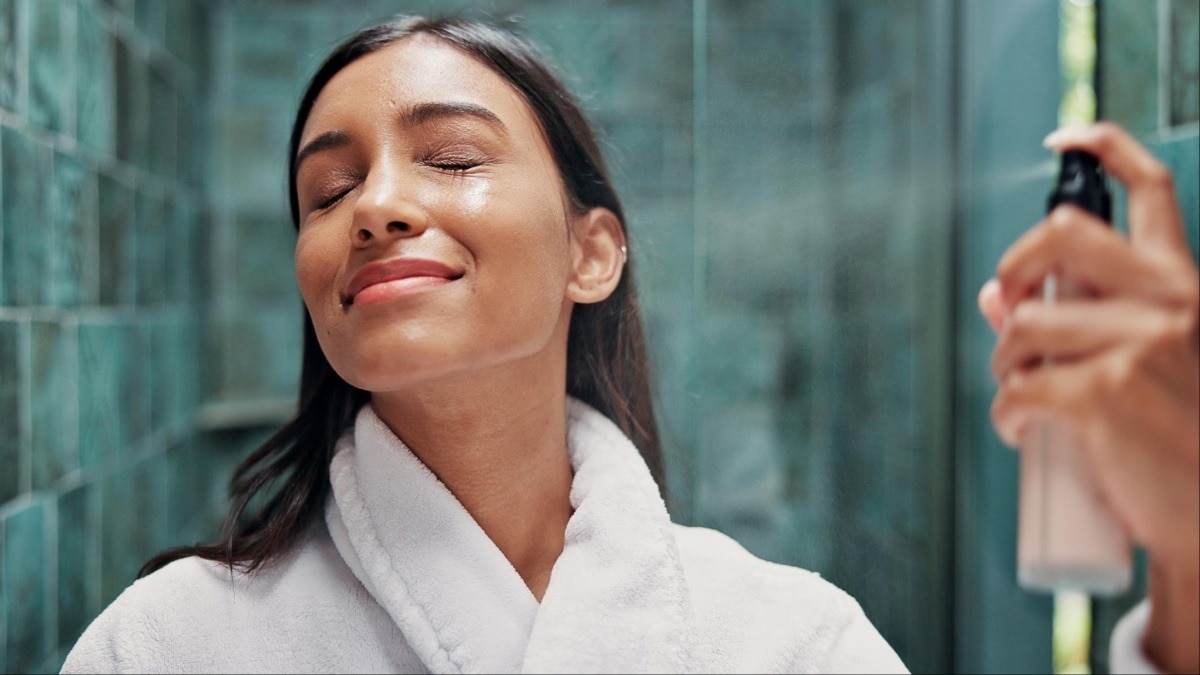 हर स्किन टाइप के लिए बेस्ट हैं ये DIY फेस टोनर, जानें बनाने का आसान तरीका (Photo- Getty Image)