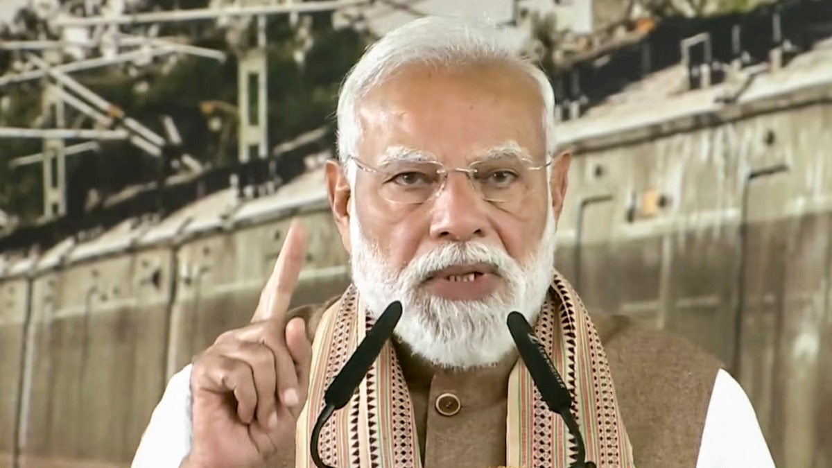 पीएम मोदी का संदेश- सही केवाईसी और सतर्कता से ही खाता सुरक्षित रहेगा (Photo: PTI)