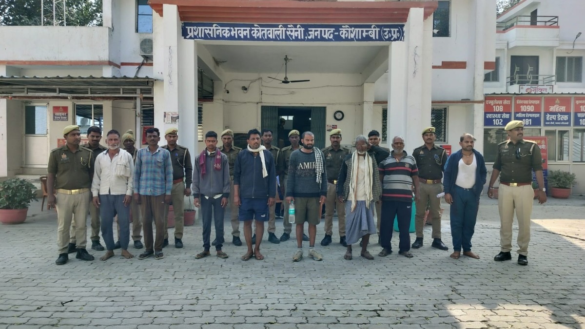 पुलिस की गिरफ्त में आरोपी.(Photo: Akhilesh Kumar/ITG)