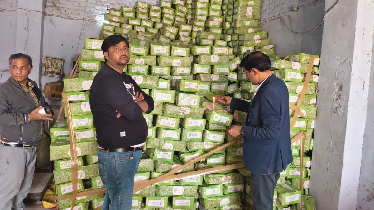 होली-रमजान से पहले मिलावटखोरों पर 'सर्जिकल स्ट्राइक', 50 लाख का खजूर जब्त