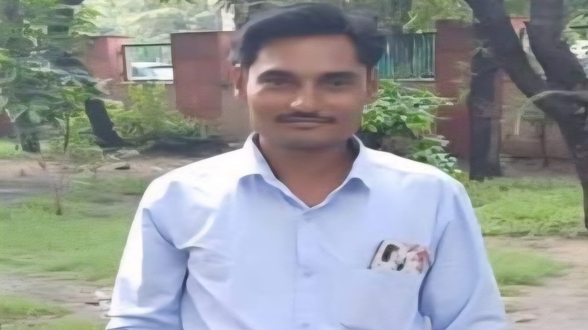 मृतक सुखदेव शर्मा. (File Photo: ARUN TYAGI/ITG)