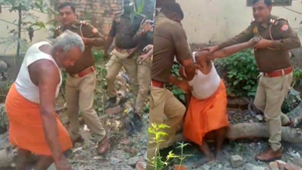 A bully clashed with the police in Deoria (Photo- Screengrab)