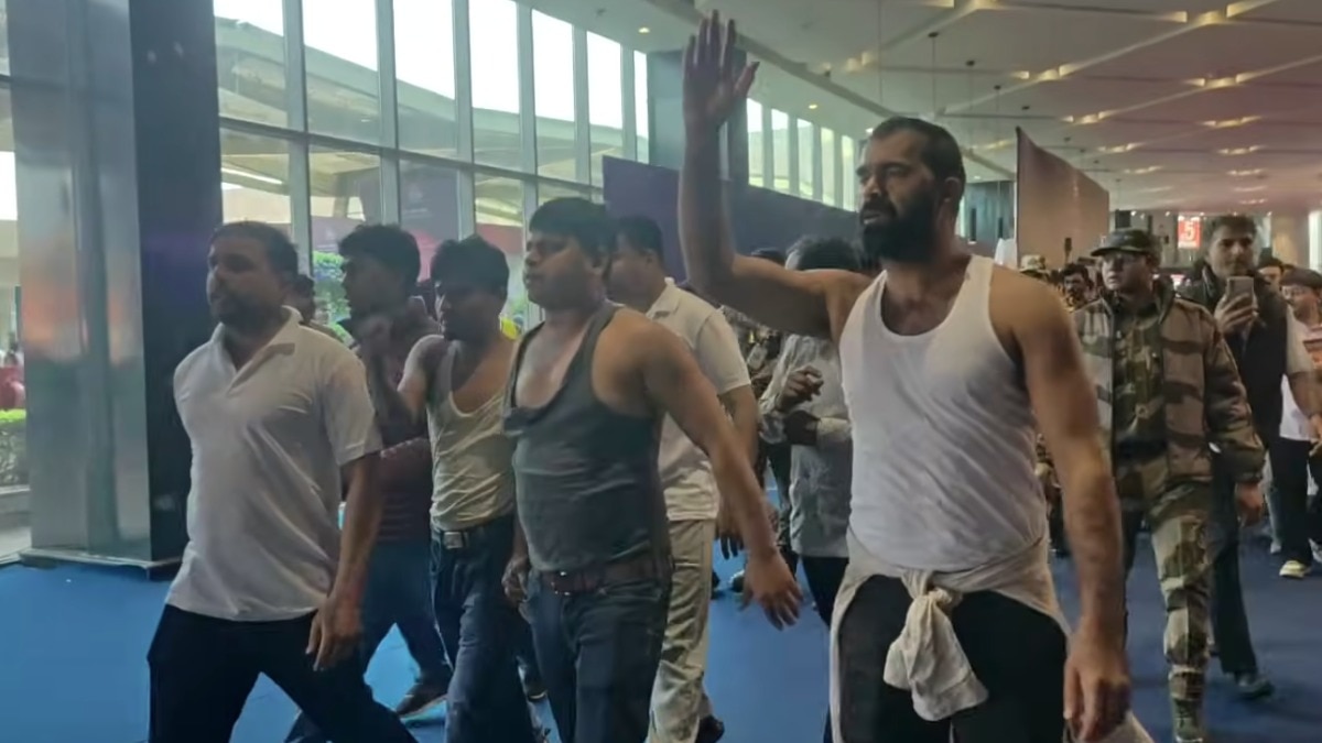 यूथ कांग्रेस का AI समिट के दौरान हुआ प्रदर्शन और फिर गिरफ्तारियां विवादों में हैं. (फोटो- यूथ कांग्रेस)