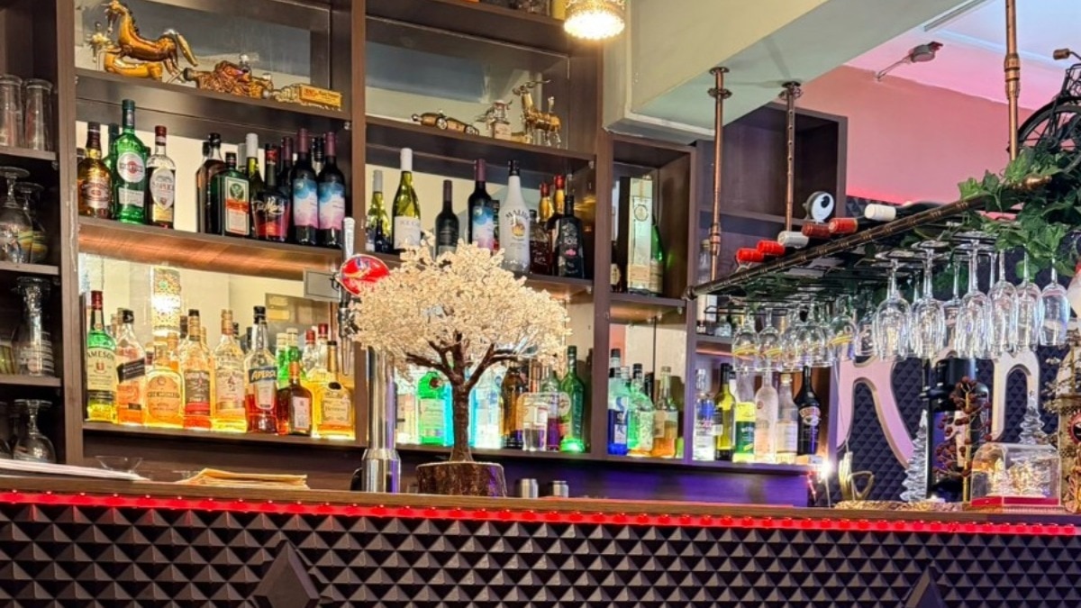 रेस्तरां के मालिक फोटो शेयर कर लोगों को जानकारी दी है ( Photo- X/@kingkapoor72)