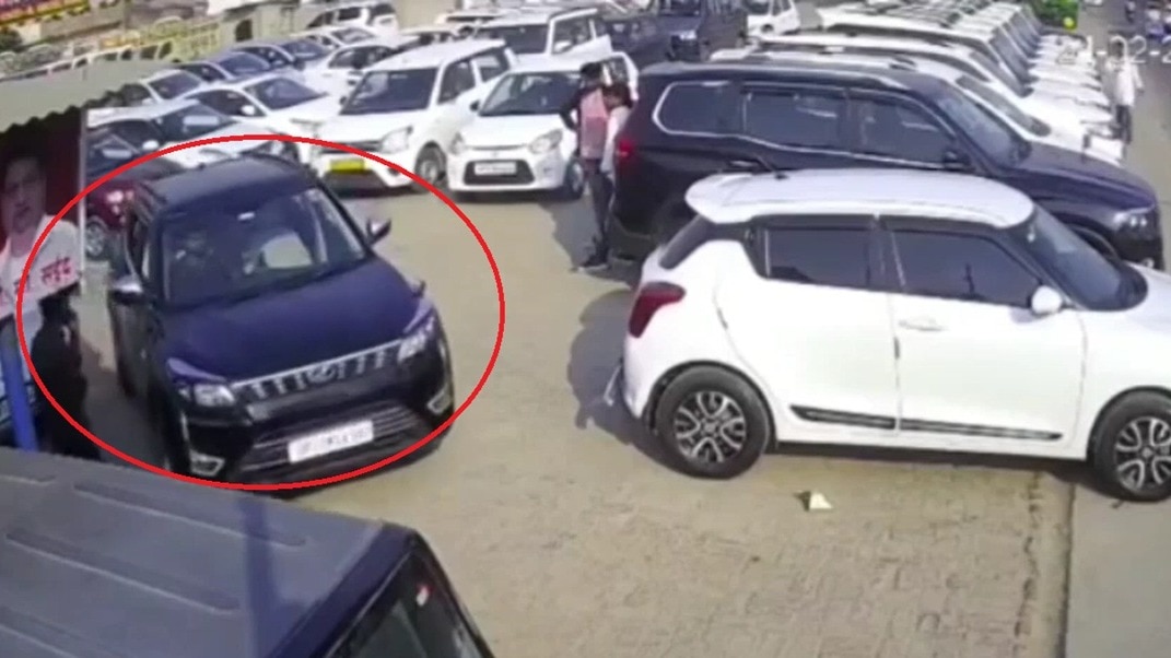 बाराबंकी से कार चोरी. (Photo: Screengrab)