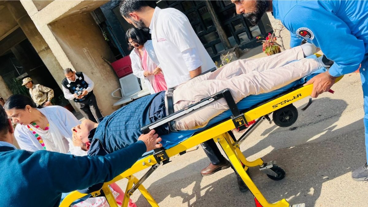 हरियाणा सिविल सेक्रेटेरिएट से अधिकारी ने लगाई छलांग. (Photo: ITG)