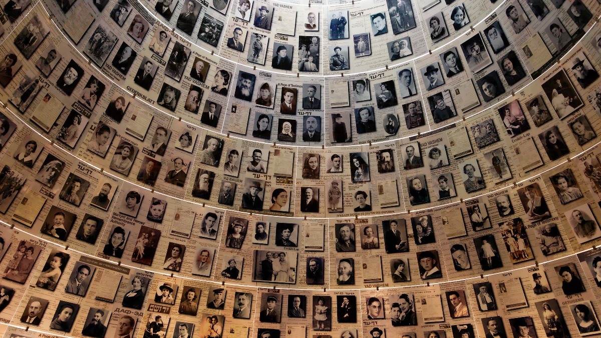 Holocaust explained history