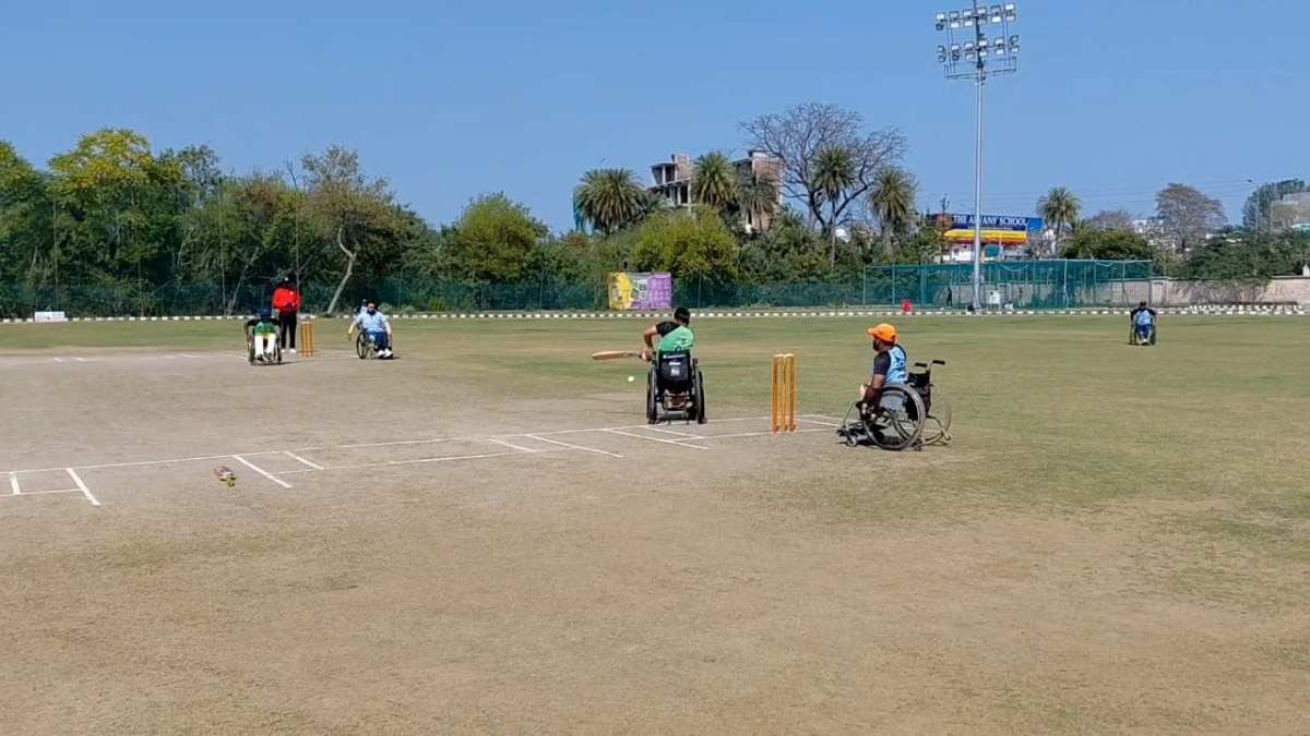 व्हीलचेयर बनी ताकत!(Photo: Ajay Jha/ITG)