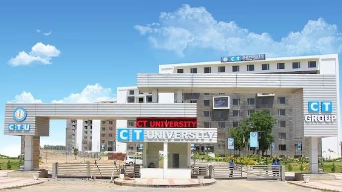 सीटी यूनिवर्सिटी में विवाद पर सियासी बयानबाजी भी शुरू हो गई है.